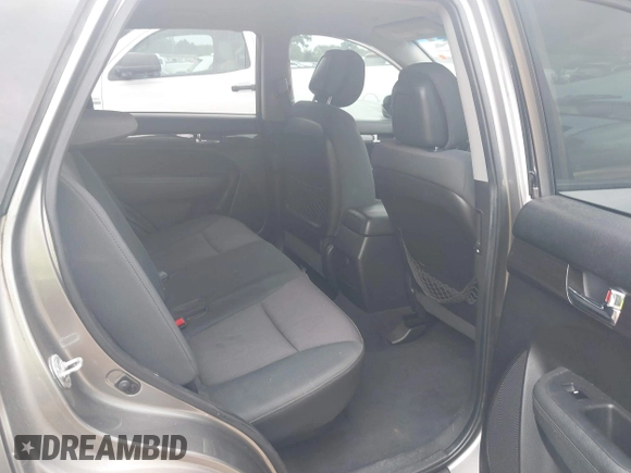 2011 Kia Sorento LX with VIN 5XYKT4A22BG149224, listed as a IAAI auction lot 40252333 with 183,619 mi miles. Bid and sale history available at carsss.com. Image 8.