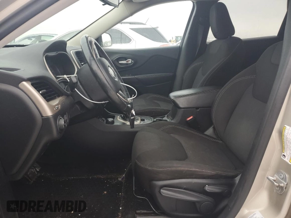 2015 Jeep Cherokee North with VIN 1C4PJMCS1FW582132, listed as a Copart auction lot 82972524 with 196,334 mi miles and Clean Title. Bid and sale history available at carsss.com. Image 7.
