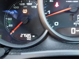 2020 Porsche Macan z VIN WP1AA2A54LLB12809, wystawiony jako IAAI lot #42189574 z przebiegiem 27 585 mil mil oraz . Historia ofert i sprzedaży dostępna na DreamBid. Obrazek 7.