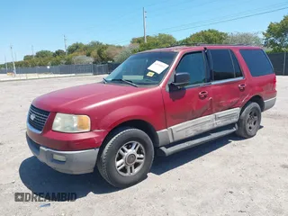 2003 Ford Expedition Special Service with VIN 1FMPU15L33LA76211, listed as a IAAI auction lot 42035061 with 211,599 mi miles. Bid and sale history available at carsss.com. Image 17.