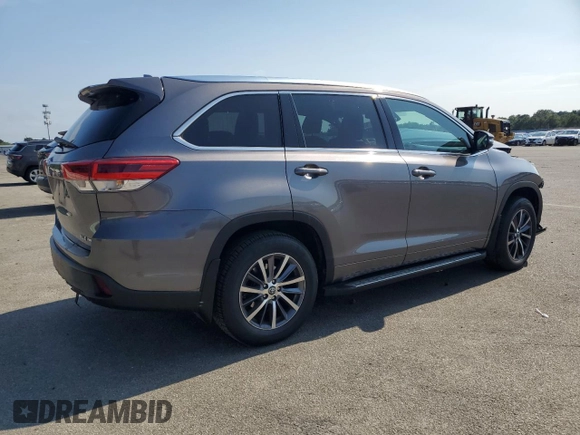2017 Toyota Highlander XLE with VIN 5TDJZRFHXHS460934, listed as a Copart auction lot 62609385 with 57,809 mi miles and Salvage title. Bid and sale history available at DreamBid. Image 3.