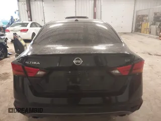 2019 Nissan Altima SR with VIN 1N4BL4CV4KC124052, listed as a IAAI auction lot 41684752 with 102,450 mi miles and . Bid and sale history available at carsss.com. Image 16.