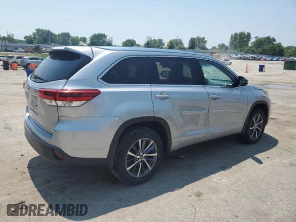 2018 Toyota Highlander SE with VIN 5TDJZRFH9JS814769, listed as a Copart auction lot 59805305 with 138,167 mi miles and Salvage title. Bid and sale history available at DreamBid. Image 3.