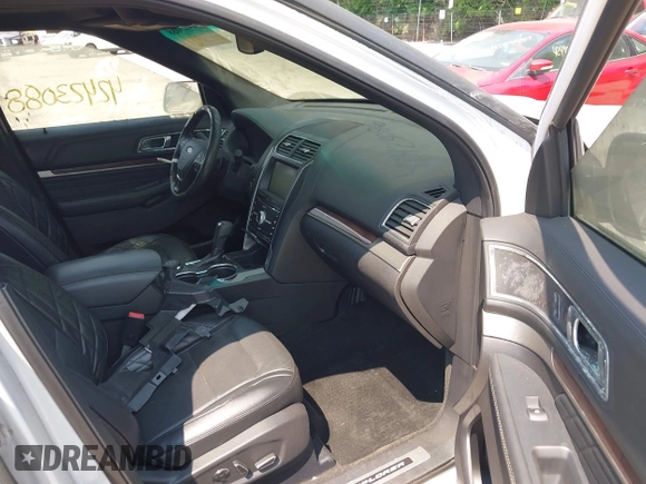 2016 Ford Explorer Platinum z VIN 1FM5K8HT1GGC31323, wystawiony jako IAAI lot #42423088 z przebiegiem 179 246 mil mil oraz . Historia ofert i sprzedaży dostępna na DreamBid. Obrazek 5.