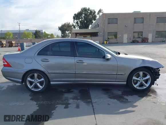 2005 Mercedes-Benz C 230 Kompressor with VIN WDBRF40J25A774109, listed as a IAAI auction lot 42010040 with 39,511 mi miles and . Bid and sale history available at DreamBid. Image 14.