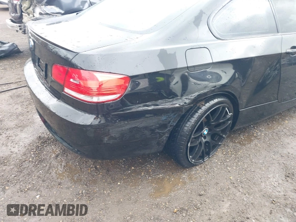 2009 BMW 3 Series 328i xDrive with VIN WBAWV535X9P080957, listed as a IAAI auction lot 40878730 with 94,892 mi miles and . Bid and sale history available at carsss.com. Image 6.