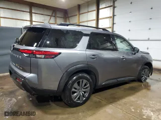 2024 Nissan Pathfinder SV with VIN 5N1DR3BC7RC255624, listed as a Copart auction lot 42811525 with 17,611 mi miles and Clean Title. Bid and sale history available at carsss.com. Image 3.