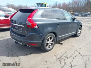 2014 Volvo XC60 3.0L R-Design Premier Plus with VIN YV4902DZXE2545921, listed as a IAAI auction lot 42026506 with 232,903 mi miles. Bid and sale history available at carsss.com. Image 4.