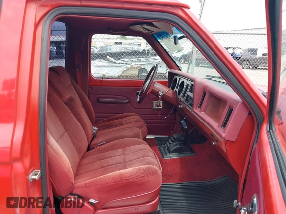 1987 Ford Bronco с VIN 1FMCU14T0HUD08801, выставлен на аукционе IAAI как лот 42483675 с пробегом 85 808 миль миль и . История ставок и продаж доступна на DreamBid. Изображение 5.