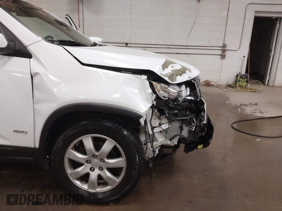2011 Kia Sorento LX with VIN 5XYKTCA14BG007524, listed as a IAAI auction lot 41251094 with 150,053 mi miles. Bid and sale history available at carsss.com. Image 19.