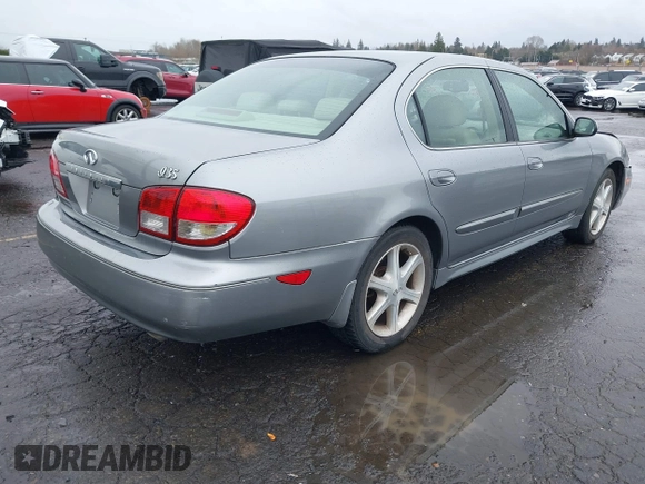 2004 Infiniti I35 with VIN JNKDA31A74T208001, listed as a IAAI auction lot 41835959 with 84,747 mi miles. Bid and sale history available at carsss.com. Image 4.