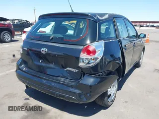 2006 Toyota Matrix STD with VIN 2T1KR32E46C622253, listed as a IAAI auction lot 42040286 with 186,594 mi miles and . Bid and sale history available at carsss.com. Image 6.