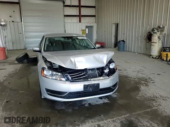2015 Volkswagen Passat Limited Edition Edition z VIN 1VWAT7A39FC044466, wystawiony jako Copart lot #54442945 z przebiegiem 107 925 mil mil oraz Szkoda całkowita • Salvage title. Historia ofert i sprzedaży dostępna na DreamBid. Obrazek 14.