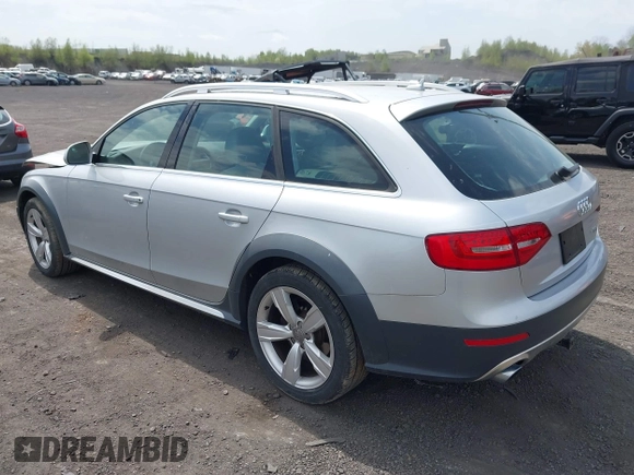 2013 Audi allroad A4 Premium z VIN WA19FAFLXDA194947, wystawiony jako IAAI lot #42151323 z przebiegiem 124 527 mil mil oraz . Historia ofert i sprzedaży dostępna na DreamBid. Obrazek 3.