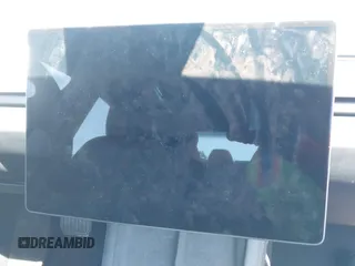 2024 Tesla Model 3 z VIN 5YJ3E1EA4RF735729, wystawiony jako IAAI lot #41964387 z przebiegiem Nie podano mil oraz . Historia ofert i sprzedaży dostępna na DreamBid. Obrazek 18.