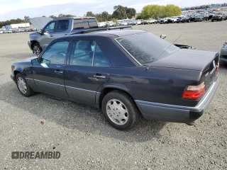 1995 Mercedes-Benz E Class with VIN WDBEA32E0SC180075, listed as a Copart auction lot 78734204 with 268,276 mi miles and Clean Title. Bid and sale history available at carsss.com. Image 2.