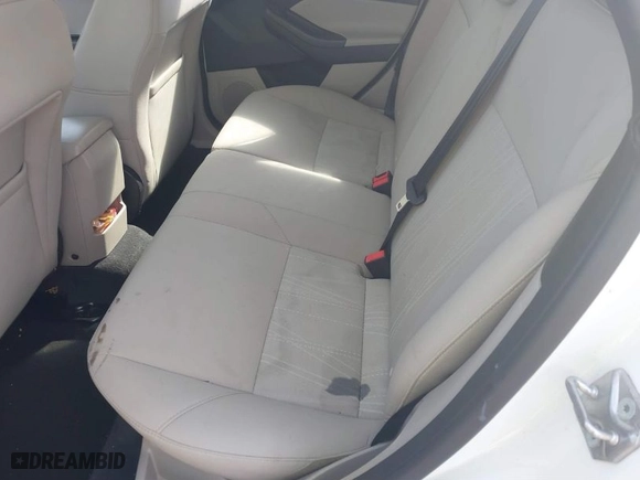 2016 Ford Focus SE with VIN 1FADP3K25GL298329, listed as a IAAI auction lot 41777453 with 100,678 mi miles. Bid and sale history available at carsss.com. Image 8.