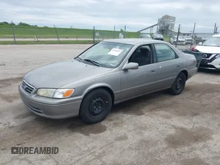 2001 Toyota Camry CE z VIN 4T1BG22K81U072844, wystawiony jako IAAI lot #42345527 z przebiegiem 152 059 mil mil oraz . Historia ofert i sprzedaży dostępna na DreamBid. Obrazek 2.