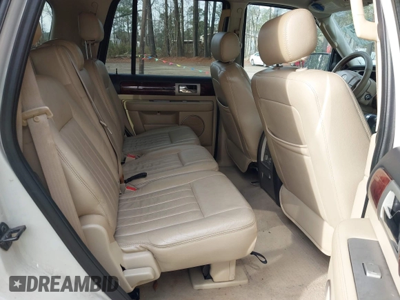 2006 Lincoln Navigator Luxury with VIN 5LMFU27506LJ25785, listed as a IAAI auction lot 41283074 with 73,040 mi miles. Bid and sale history available at carsss.com. Image 8.