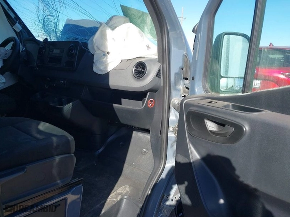 2019 Mercedes-Benz Sprinter Cargo Van with VIN WD4PF1CD4KP128193, listed as a IAAI auction lot 41150385 with 100,817 mi miles. Bid and sale history available at carsss.com. Image 5.