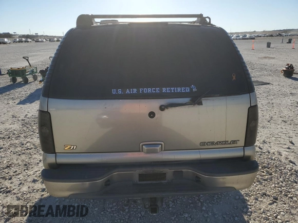 2002 Chevrolet Suburban Z71 with VIN 3GNFK16Z22G245579, listed as a Copart auction lot 42676975 with 0 mi miles and Salvage Title. Bid and sale history available at carsss.com. Image 6.