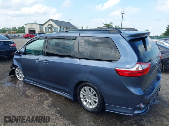2016 Toyota Sienna XLE z VIN 5TDYK3DC2GS739042, wystawiony jako IAAI lot #42163983 z przebiegiem 98 842 mil mil oraz . Historia ofert i sprzedaży dostępna na DreamBid. Obrazek 3.