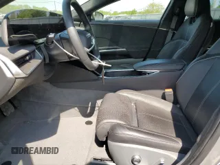 2023 Lucid Air Grand Touring z VIN 50EA1GBA9PA003155, wystawiony jako Copart lot #55441165 z przebiegiem 6 078 mil mil oraz Szkoda całkowita • Salvage title. Historia ofert i sprzedaży dostępna na DreamBid. Obrazek 7.