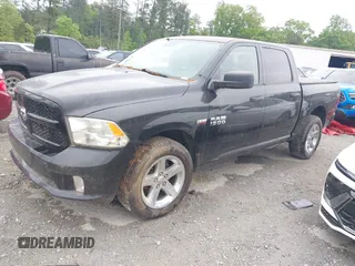 2015 Ram 1500 Express z VIN 1C6RR6KT1FS542543, wystawiony jako IAAI lot #42088483 z przebiegiem 232 955 mil mil oraz . Historia ofert i sprzedaży dostępna na DreamBid. Obrazek 2.
