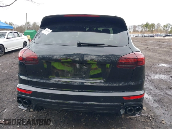 2016 Porsche Cayenne GTS z VIN WP1AD2A20GLA75034, wystawiony jako IAAI lot #41913467 z przebiegiem 79 503 mil mil oraz . Historia ofert i sprzedaży dostępna na DreamBid. Obrazek 16.
