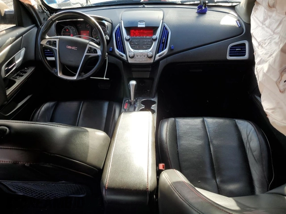 2010 GMC Terrain SLT-1 z VIN 2CTFLGEW8A6362310, wystawiony jako Copart lot #86506714 z przebiegiem 148 245 mil mil oraz Szkoda całkowita • Salvage title. Historia ofert i sprzedaży dostępna na DreamBid. Obrazek 8.