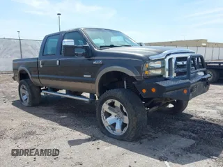 2005 Ford Super Duty F-250 XL with VIN 1FTSW21P75EC79181, listed as a IAAI auction lot 42098923 with 198,999 mi miles. Bid and sale history available at carsss.com. Image 1.