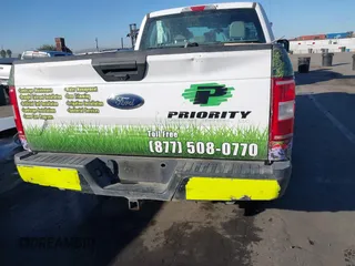 2018 Ford F-150 XL z VIN 1FTEX1CB5JKD81449, wystawiony jako IAAI lot #41362827 z przebiegiem Nie podano mil oraz . Historia ofert i sprzedaży dostępna na DreamBid. Obrazek 17.