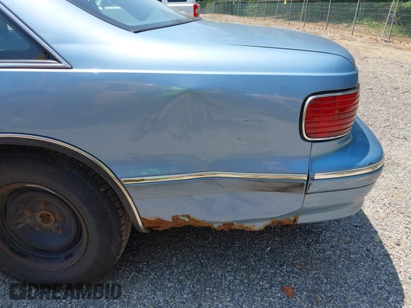 1993 Chevrolet Caprice с VIN 1G1BL53E6PW120910, выставлен на аукционе IAAI как лот 42480243 с пробегом 136 947 миль миль и . История ставок и продаж доступна на DreamBid. Изображение 15.