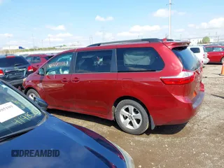 2018 Toyota Sienna LE Auto Access Seat with VIN 5TDKZ3DC6JS937924, listed as a IAAI auction lot 42000189 with 91,188 mi miles. Bid and sale history available at carsss.com. Image 15.