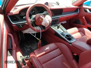 2020 Porsche 911 Carrera S with VIN WP0CB2A95LS263867, listed as a Copart auction lot 61477324 with 9,955 mi miles and Salvage Title. Bid and sale history available at carsss.com. Image 8.