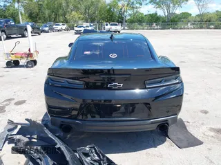 2018 Chevrolet Camaro 1LT z VIN 1G1FB1RX8J0184852, wystawiony jako IAAI lot #42268638 z przebiegiem 99 610 mil mil oraz . Historia ofert i sprzedaży dostępna na DreamBid. Obrazek 17.