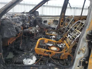 1998 Jeep Grand Cherokee Limited z VIN 1J4GZ88ZXWC255195, wystawiony jako Copart lot #55817705 z przebiegiem Nie podano mil oraz Nie do naprawy • Non repairable. Historia ofert i sprzedaży dostępna na DreamBid. Obrazek 7.