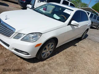 2013 Mercedes-Benz E-Class E 350 Luxury with VIN WDDHF5KB8DA729768, listed as a IAAI auction lot 42004944 with 184,587 mi miles. Bid and sale history available at carsss.com. Image 20.