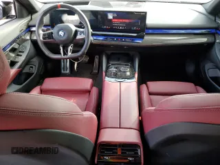 2024 BMW i5 M60 z VIN WBY43FK07RCR84752, wystawiony jako Copart lot #43782755 z przebiegiem 12 175 mil mil oraz Szkoda całkowita • Salvage title. Historia ofert i sprzedaży dostępna na DreamBid. Obrazek 8.