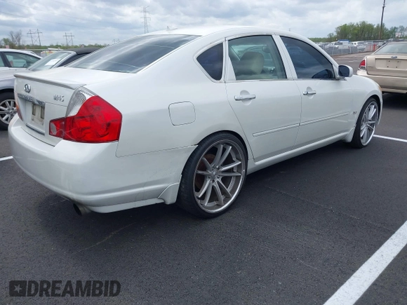 2006 Infiniti M45 Sport with VIN JNKBY01E06M208536, listed as a IAAI auction lot 41907429 with 213,767 mi miles. Bid and sale history available at carsss.com. Image 4.