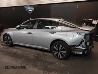 2022 Nissan Altima 2.5 SV with VIN 1N4BL4DV0NN312574, listed as a IAAI auction lot 41834345 with 27,238 mi miles. Bid and sale history available at carsss.com. Image 3.