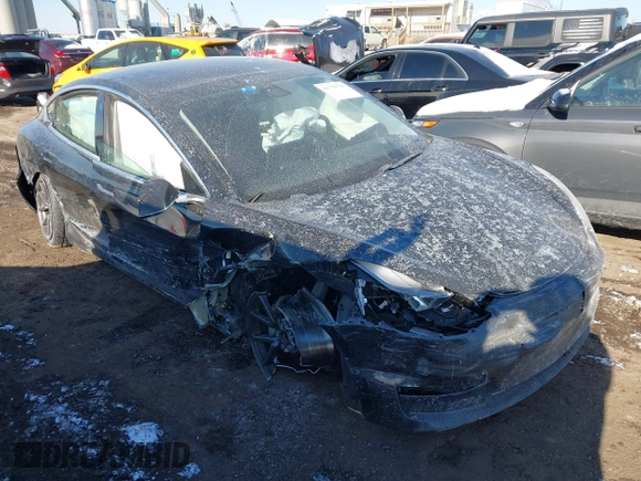 2020 Tesla Model 3 Standard Range Plus z VIN 5YJ3E1EA0LF739011, wystawiony jako IAAI lot #41379792 z przebiegiem Nie podano mil oraz . Historia ofert i sprzedaży dostępna na DreamBid. Obrazek 1.