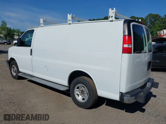 2019 GMC Savana Cargo z VIN 1GTW7AFG8K1304433, wystawiony jako IAAI lot #42219322 z przebiegiem 172 315 mil mil oraz . Historia ofert i sprzedaży dostępna na DreamBid. Obrazek 3.
