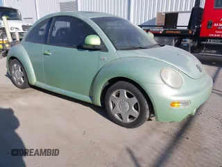 2000 Volkswagen Beetle GLS with VIN 3VWCA21C0YM403254, listed as a IAAI auction lot 41806878 with 119,547 mi miles and . Bid and sale history available at DreamBid. Image 1.