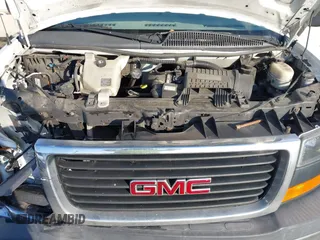 2017 GMC Savana Cargo Van with VIN 1GTW7AFF7H1911097, listed as a IAAI auction lot 41457566 with 192,508 mi miles. Bid and sale history available at carsss.com. Image 10.