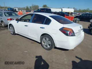 2007 Nissan Altima 2.5 with VIN 1N4AL21E47C208205, listed as a IAAI auction lot 41928973 with 173,329 mi miles. Bid and sale history available at carsss.com. Image 3.