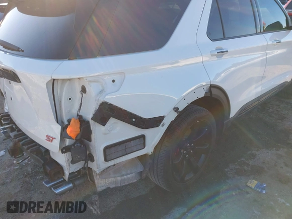 2020 Ford Explorer ST with VIN 1FM5K8GC9LGA45959, listed as a IAAI auction lot 41340735 with 66,210 mi miles and . Bid and sale history available at DreamBid. Image 6.