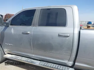 2022 Ram 2500 Big Horn z VIN 3C6UR5DL1NG178793, wystawiony jako IAAI lot #41810830 z przebiegiem 76 551 mil mil oraz . Historia ofert i sprzedaży dostępna na DreamBid. Obrazek 14.