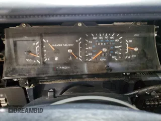 1991 Chrysler New Yorker z VIN 1C3XY66R1MD290977, wystawiony jako Copart lot #83359124 z przebiegiem 98 611 mil mil oraz Szkody całkowita. Historia ofert i sprzedaży dostępna na DreamBid. Obrazek 9.