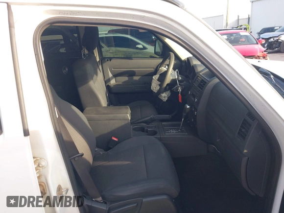 2011 Dodge Nitro Heat z VIN 1D4PT4GK0BW582589, wystawiony jako IAAI lot #41015035 z przebiegiem 130 098 mil mil oraz . Historia ofert i sprzedaży dostępna na DreamBid. Obrazek 5.